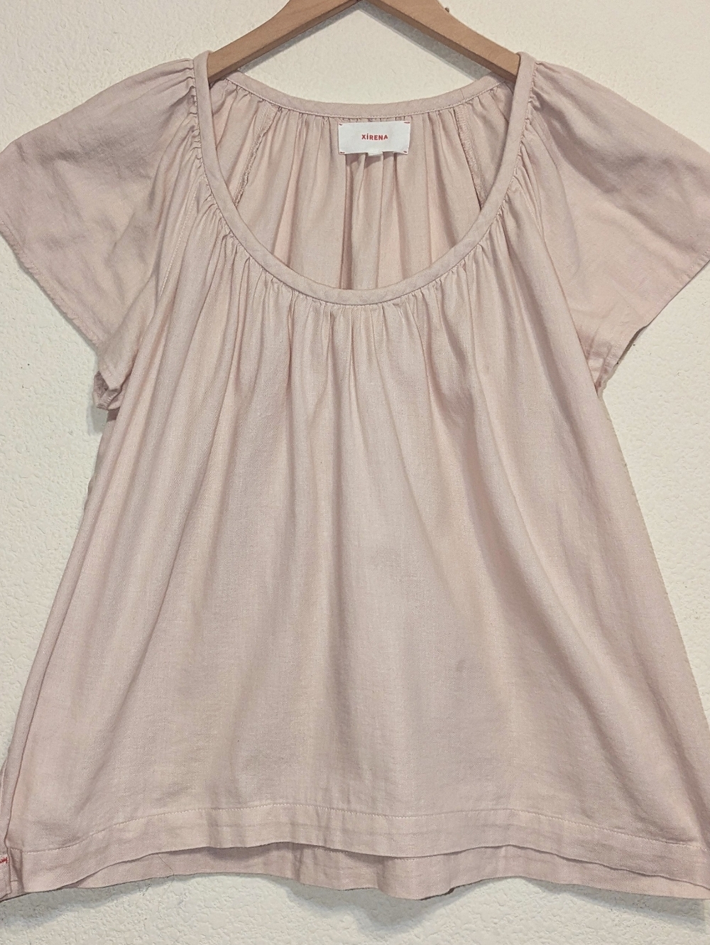 Xirena Jayde Pale Pink top blouse cropped Size Small flutter sleeve. Cotton-flax